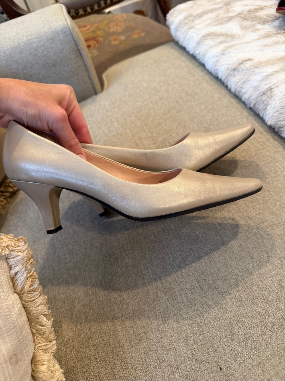 Liz Claiborne Champagne Beige Pointed-Toe Pumps
